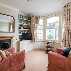 Traditional Fulham Close To The River Thames By Underthedoormat *
