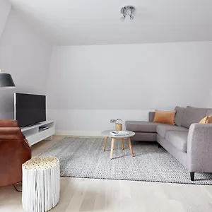 7vh Virginia House, 31 Bloomsbury Way By Living *