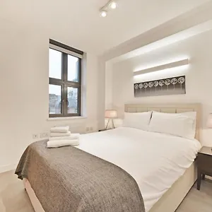 4th Floor 2br In Soho Apartment