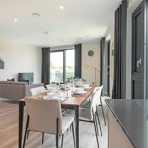 Stayo Kew Gardens Apartment *
