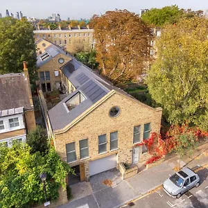 3 Benbow Mews