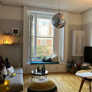Gorgeous 2 Bedroom Flat In Charming Swiss Apartment