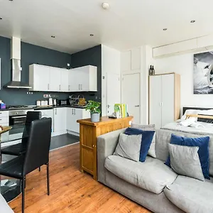 Cozy / Earls Court / Kensington Apartment