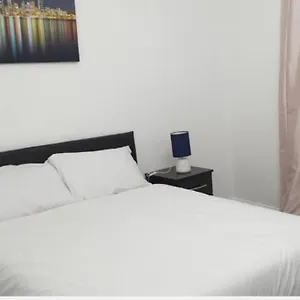 Apartmán Lovely And Quiet 2 Bedroom Maisonette.free Parking *