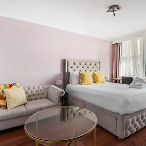 Apartamento Riverside 3br With Easy Transport 20mins To Centre *