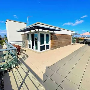 Captivating 1-bed In Appartamento *