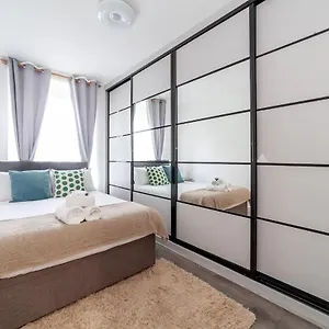 Ground Floor Flat Free Parking *