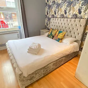 Apartment Impeccable 2-bed In *