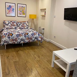 Two-level Hoxton