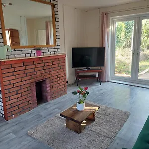 Lovely 3 Bed Terraced Family House Дом отдыха Кью
