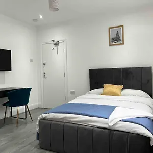 Apartment Inviting 2-bed In
