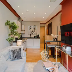 The Honourable - Bloomsbury Square By Frankie Says Apartment