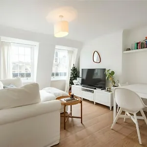 Apartment Top Floor Penthouse Green Park Mayfair 2 Super King Beds *