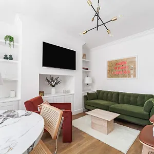 Apartment Chic Chelsea Retreat In A Victorian Building *