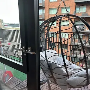 Royal Docks Riverside 3 Bed