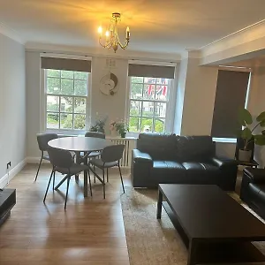 Spacious 2 Bed Flat