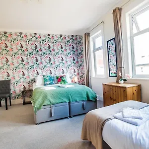 Kingston Garden House With Free Parking Kingston upon Thames (Greater London)
