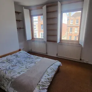 1 Bedroom-1 Bathroom-walkinshower-terrace London