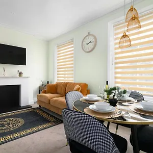 Modern Flat 5 Min To Holland Park! *