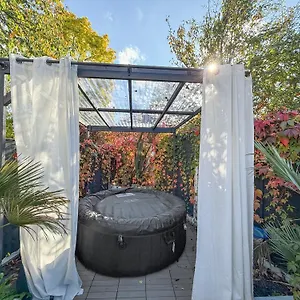 Modern 2bed Pad W/ Hot Tub Holiday home Barking (Greater London)