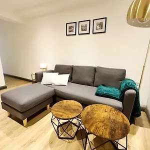 Apartment Hidden Retreat With Steam Room, King Bed Near Tube