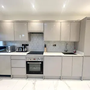 Bracewell Apartment Brent