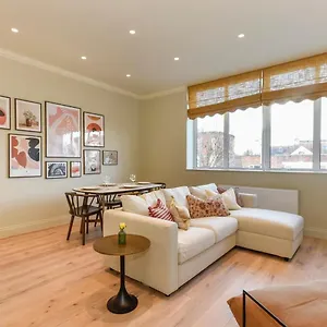Pass The Keys Beautifully Designed Loft 20 Mins London *