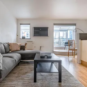 Blueground Canary Wharf Nr Offices Food Bars Lon-487 Apartment *