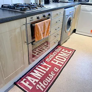 Modern Flat In North London Close To Tube Apartment Harrow