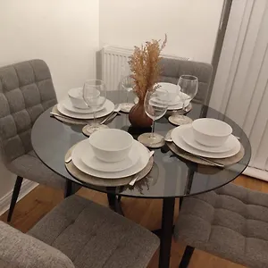 Modern London Flat - Free Parking -15 Min From Lcy Dagenham