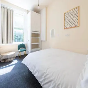 Apartment Spacious Double In Camden Town