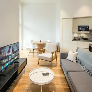 Apartment Modern 2 Bed Flat Near O2 & Canary Wharf *