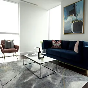 Canary Wharf - Luxury With Skyline View Apartment