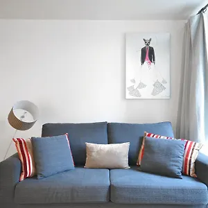 Uber Eye House Apartment London