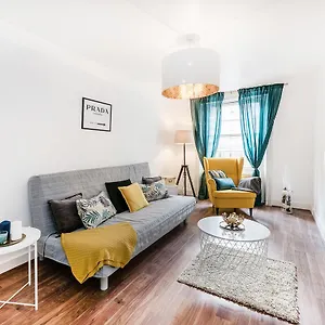 Apartment Cs Queensway