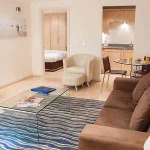 Apartment Clarendon House & Gardens