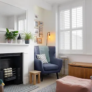 Apartment Veeve - Silverthorne Road London