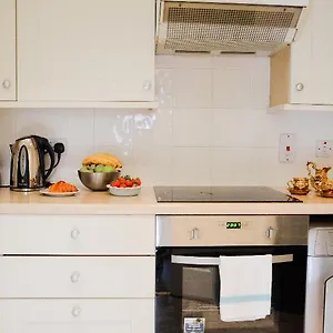 Hotel Oyo 139 Meridian Place 2 Bed