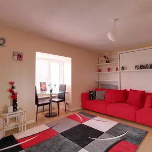 Luxury Apartment *