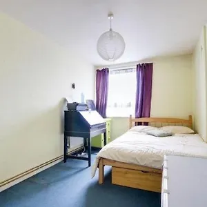 6 Greville Court Homestay