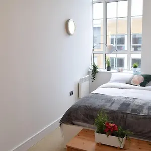 Bright Warehouse Conversion In Buzzing Peckham Apartment
