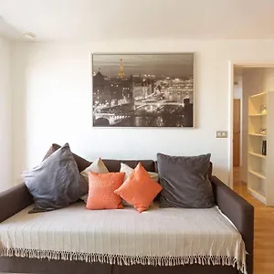 Stylish One Bedroom Close To The Of * London