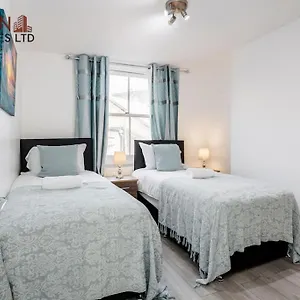 Conen Breccia Apartment London