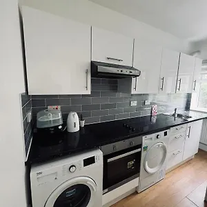 Wembley Apartment - 33 Oakington Manor Dr Ha9 6Lu * London