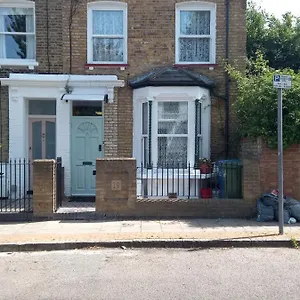 Bubblesbnb- 4 Bedroom House
