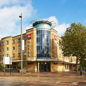 Ibis Stratford Hotel 3*