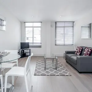 Roomspace Serviced Apartments - River House * London