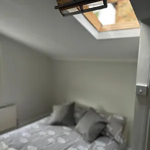 Cozy Double And Triple In Greenwich Homestay *