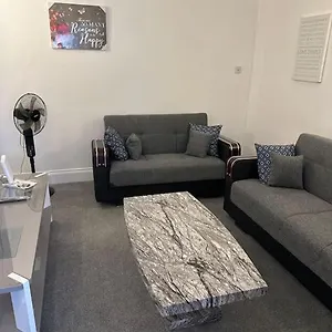 Gorgeous 5 Bedroom House London