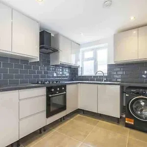30a Mortlake London